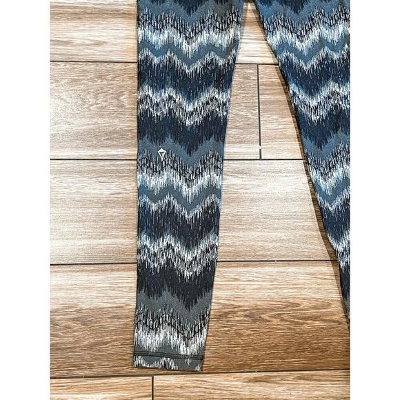 Ivivva by Lululemon Chevron Striped Thick Leggings Size 10 - Picture 4 of 4